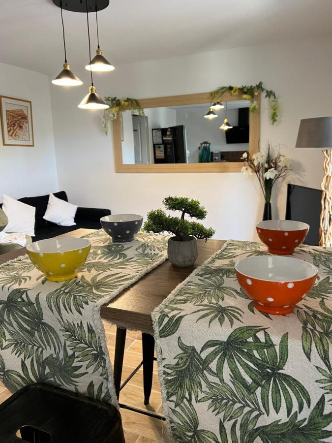 Appartement Entre Village Et Plages. Saint-Cyr-sur-Mer Dış mekan fotoğraf